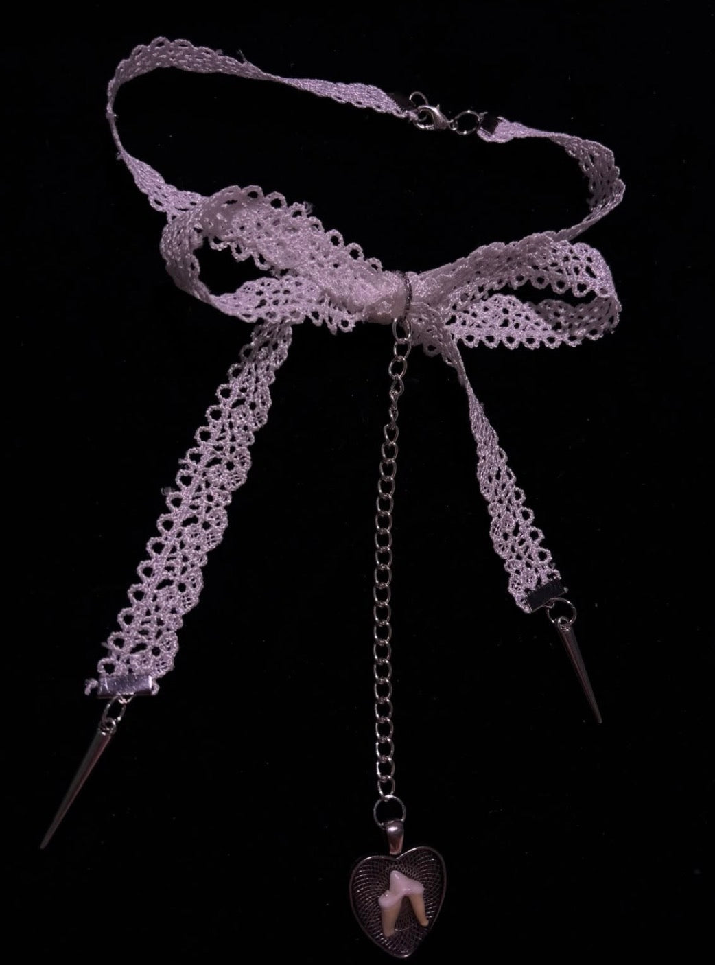 Coyote tooth lace choker